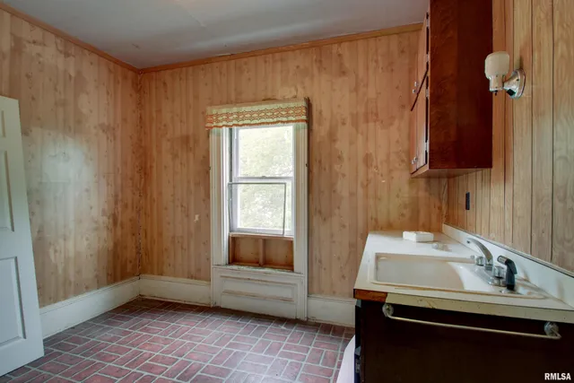 $86,500 | 529 North Monroe Street, Pittsfield, IL 62363