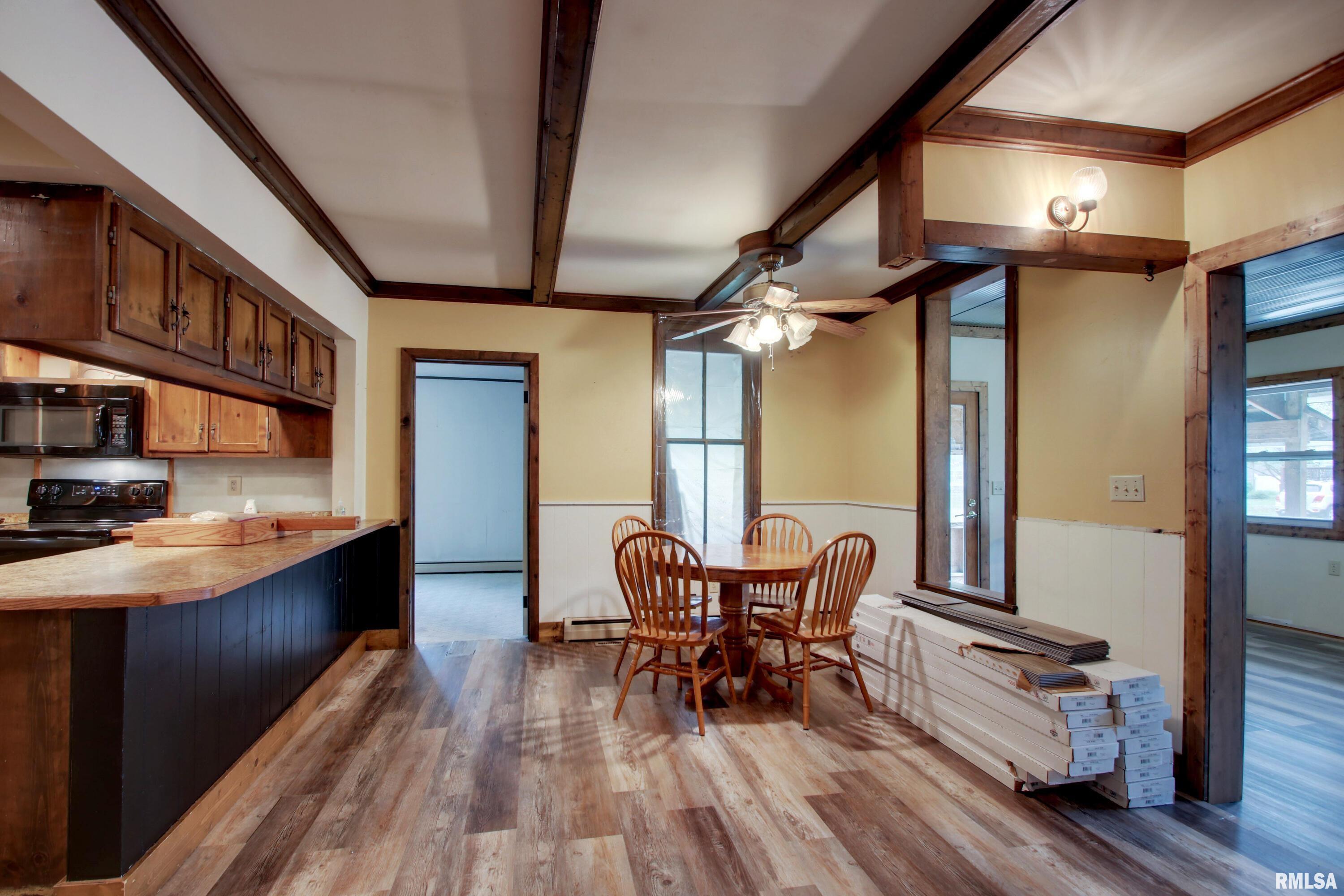 529 North Monroe Street Pittsfield, IL 62363 - Photo 7 of 28