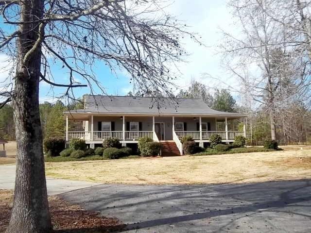 1024 Allen Road Grantville, GA 30220 - Photo 1 of 1 a front view of a house with a yard