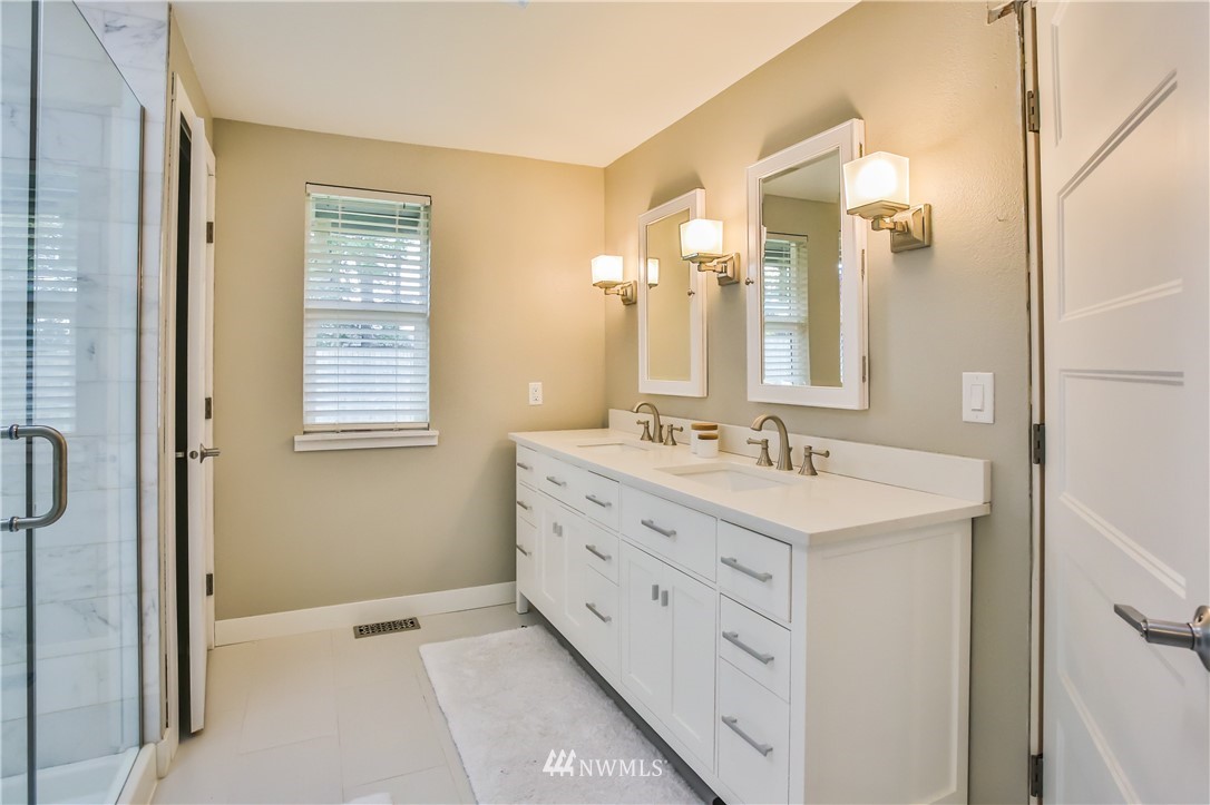 220 175th Place Southwest Bothell, WA 98012 - Photo 12 of 24