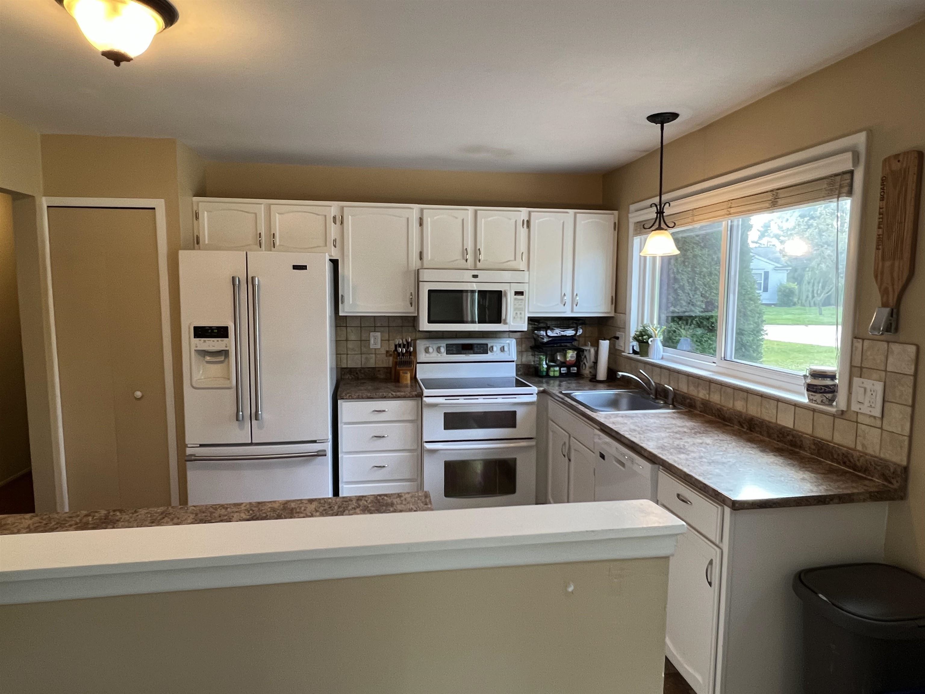 748 Bolinger Street Rochester Hills, MI 48307 - Photo 5 of 34