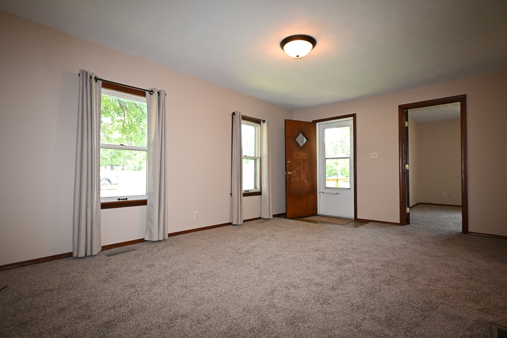 302 South Summit Street El Paso, IL 61738 - Photo 5 of 22