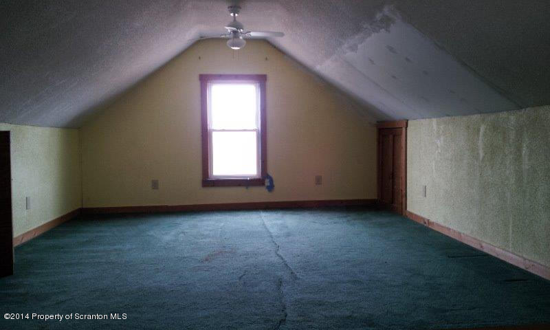 4170 Madisonville Road Moscow, PA 18444 - Photo 19 of 19 an empty room with windows