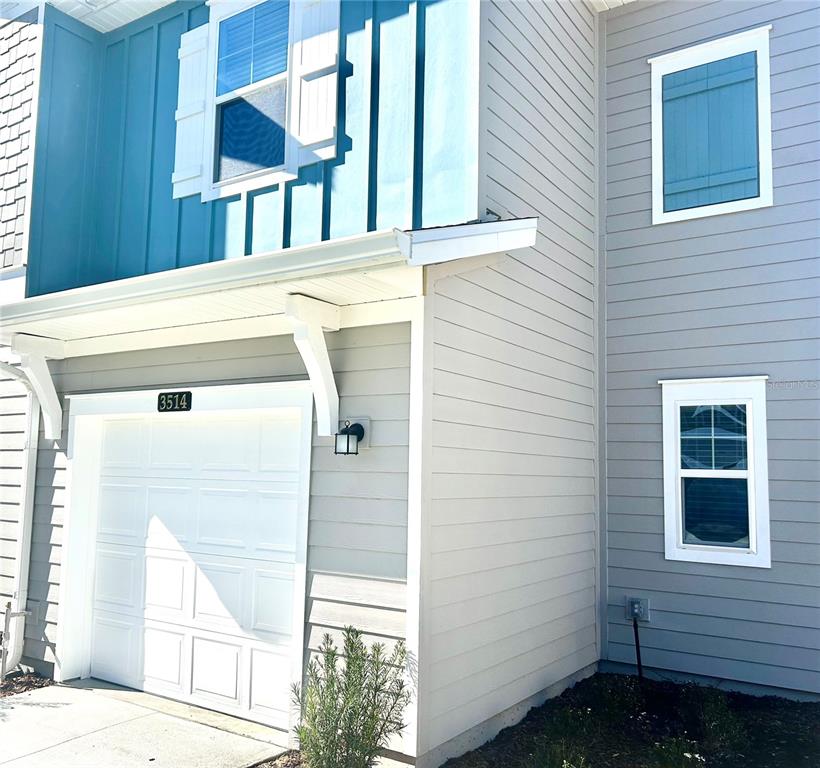3514 Southeast 37th Ave Road Ocala, FL 34480 - Photo 2 of 42 a view of entryway