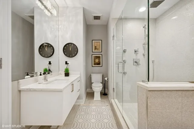 $679,000 | 1317 North Larrabee Street, Unit 304, Chicago, IL 60610