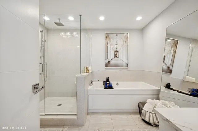 $679,000 | 1317 North Larrabee Street, Unit 304, Chicago, IL 60610