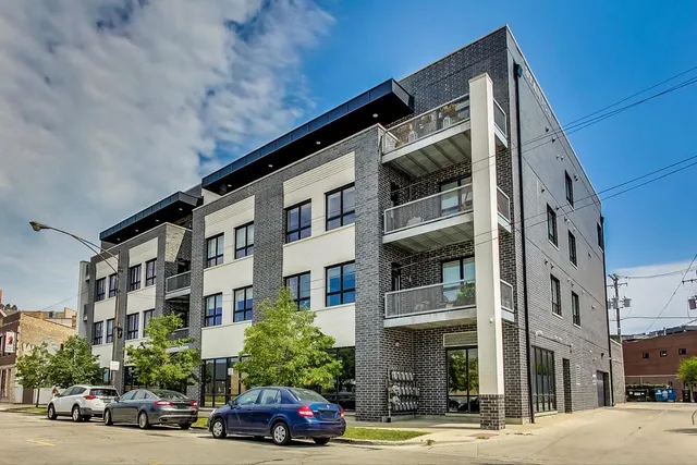 $679,000 | 1317 North Larrabee Street, Unit 304, Chicago, IL 60610