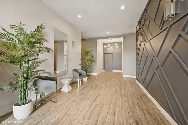 $679,000 | 1317 North Larrabee Street, Unit 304, Chicago, IL 60610