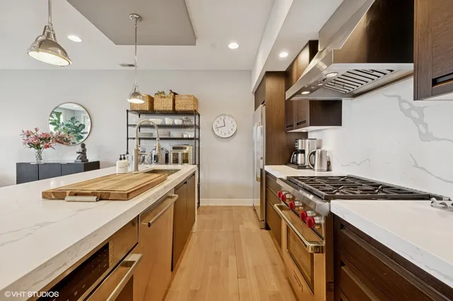 $679,000 | 1317 North Larrabee Street, Unit 304, Chicago, IL 60610