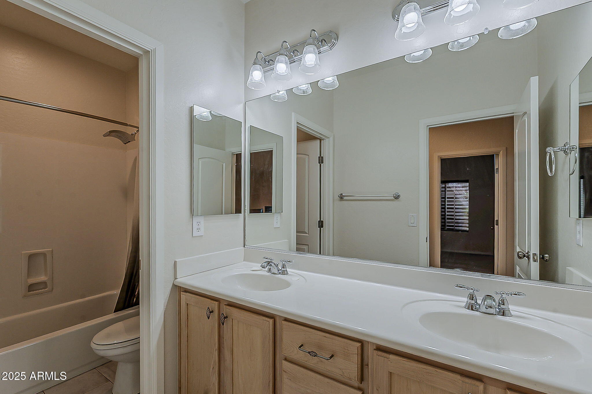 2669 East Tamarisk Street Gilbert, AZ 85296 - Photo 30 of 54 31-web-or-mls-Tamarisk-31