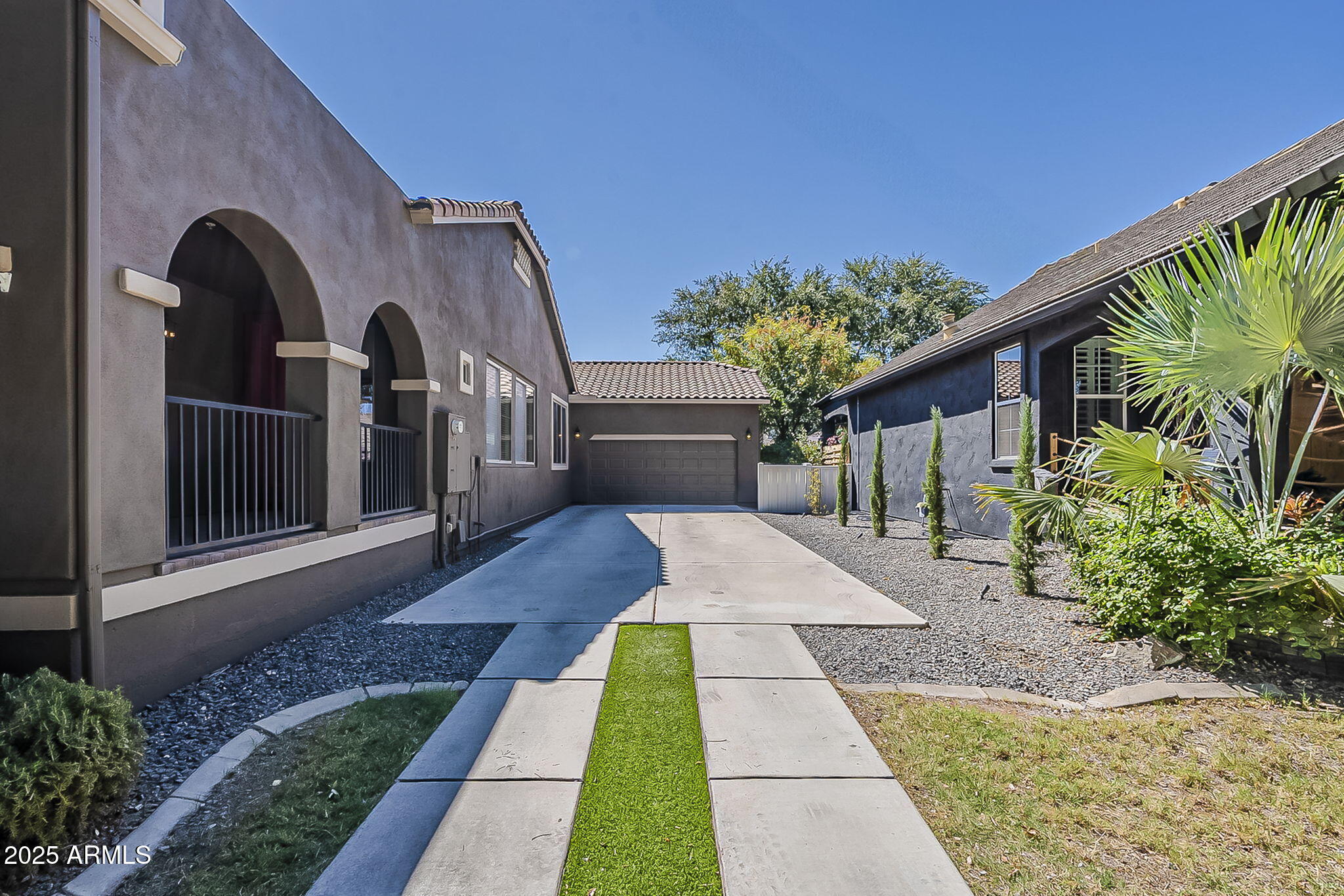 2669 East Tamarisk Street Gilbert, AZ 85296 - Photo 3 of 54 44-web-or-mls-Tamarisk-44