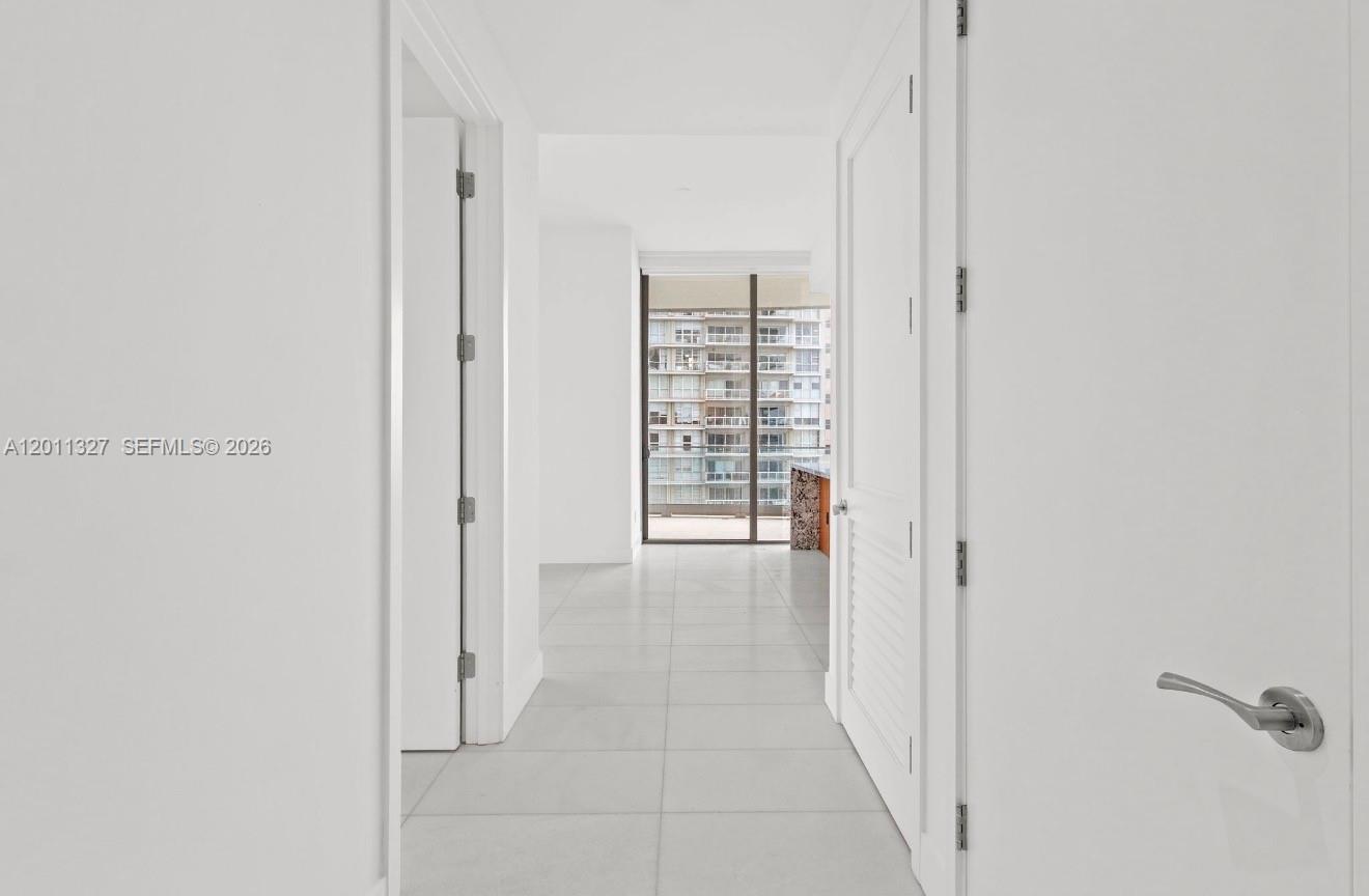 175 Southeast 25th Road, Unit 704 Miami, FL 33129 - Photo 8 of 29