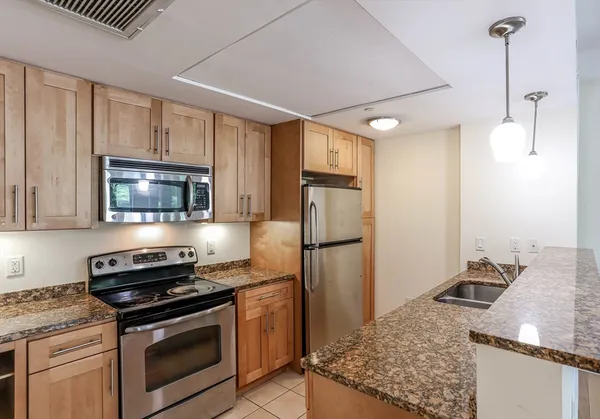 $3,250 | 87 New Street, Unit 405, Cambridge, MA 02138