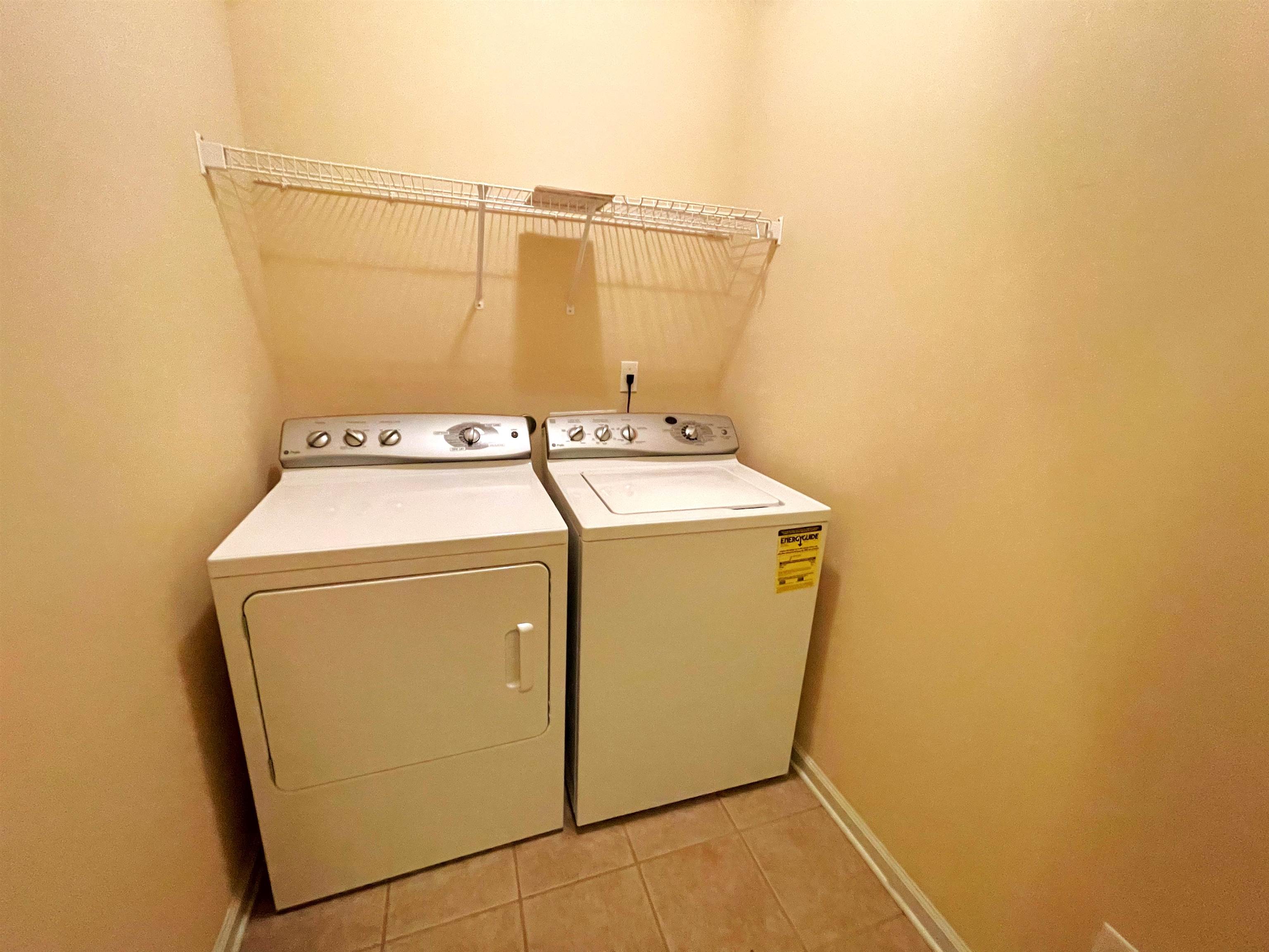 4965 Shaws Ridge Trail Arlington, TN 38002 - Photo 10 of 19 a utility room with dryer and washer