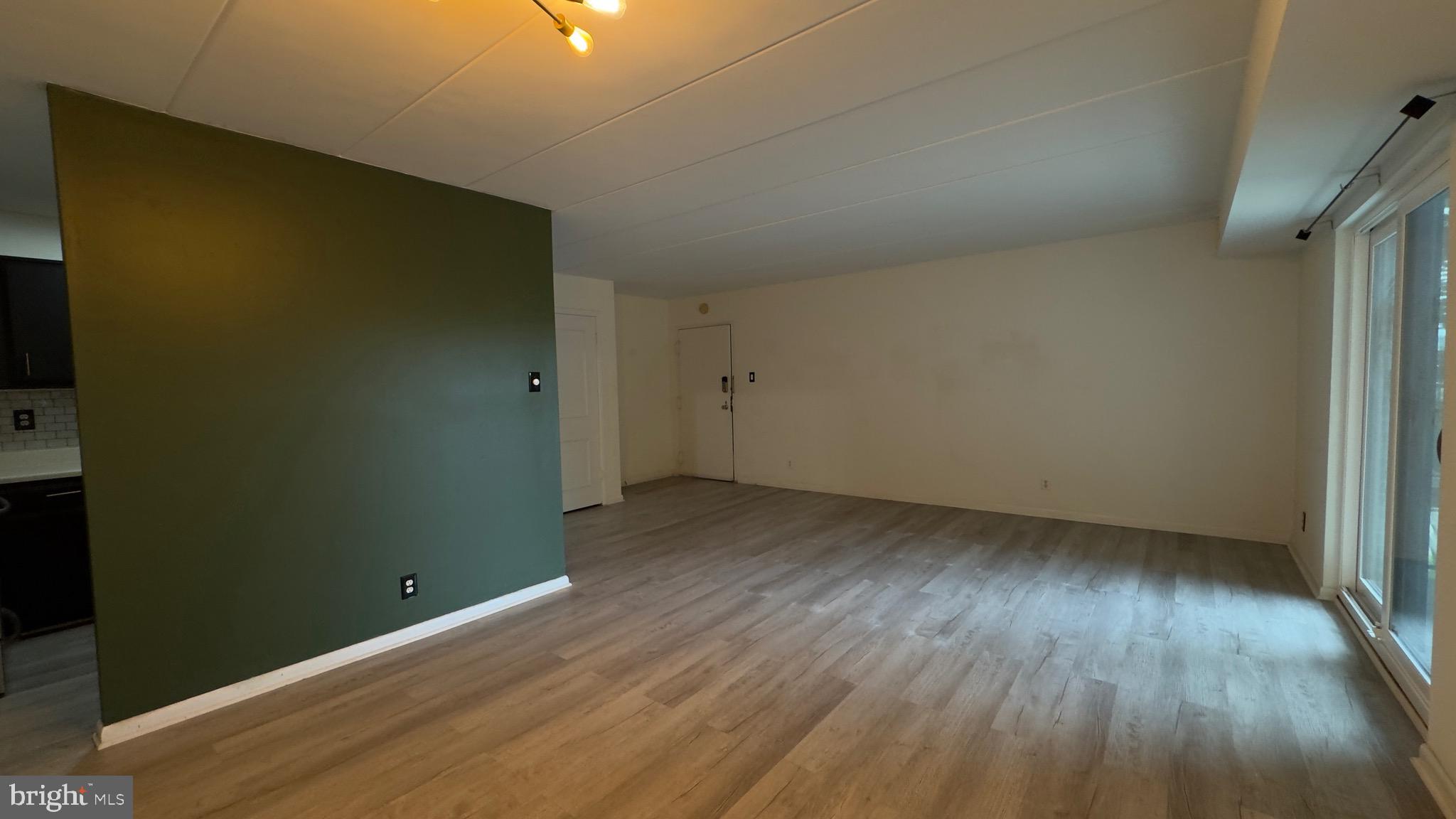 6270 Edsall Road, Unit 301 Alexandria, VA 22312 - Photo 4 of 14
