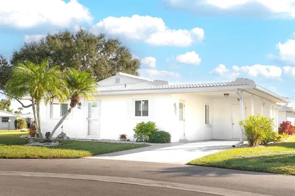 $210,000 | 456 Circlewood Drive, Unit L7, Venice, FL 34293