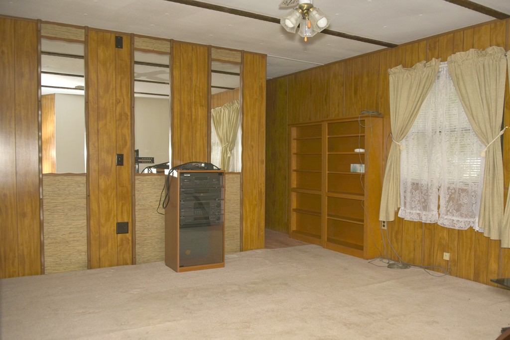 1 Judith Street Wareham, MA 02576 - Photo 3 of 7 a view of a bathroom with a shower