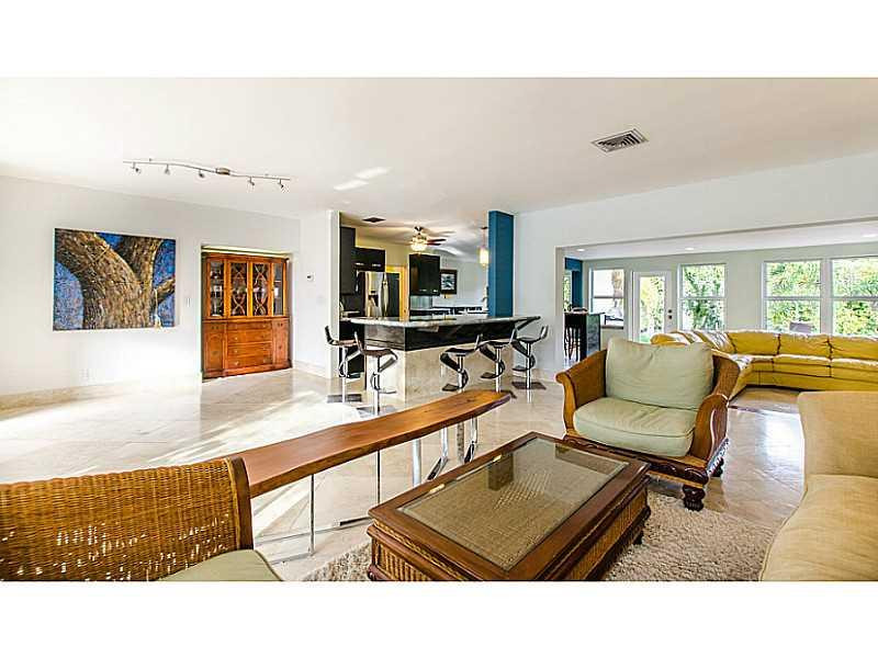 150 Southwest 6th Avenue Boca Raton, FL 33486 - Photo 6 of 35 Living Room.