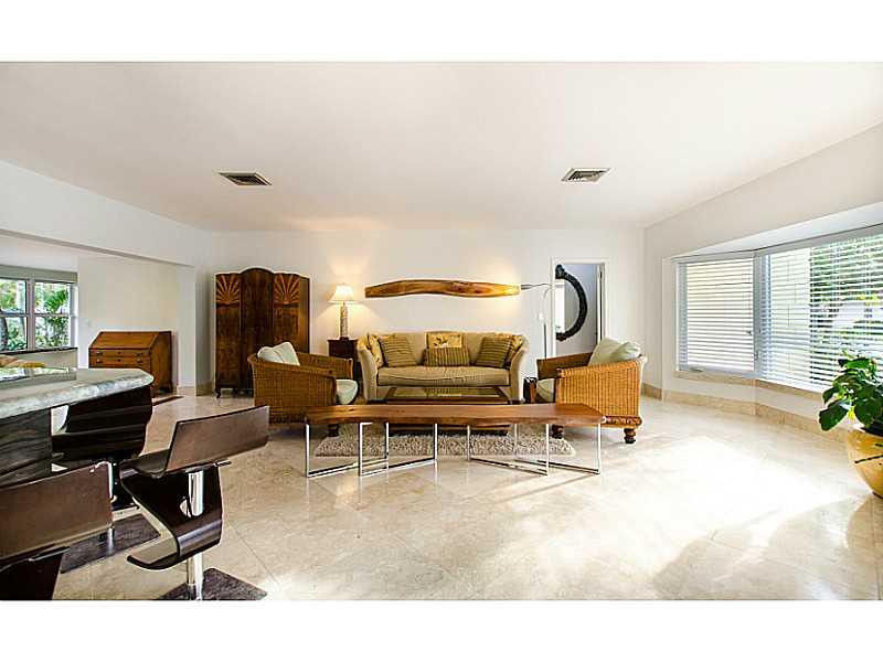 150 Southwest 6th Avenue Boca Raton, FL 33486 - Photo 8 of 35 Living Room.