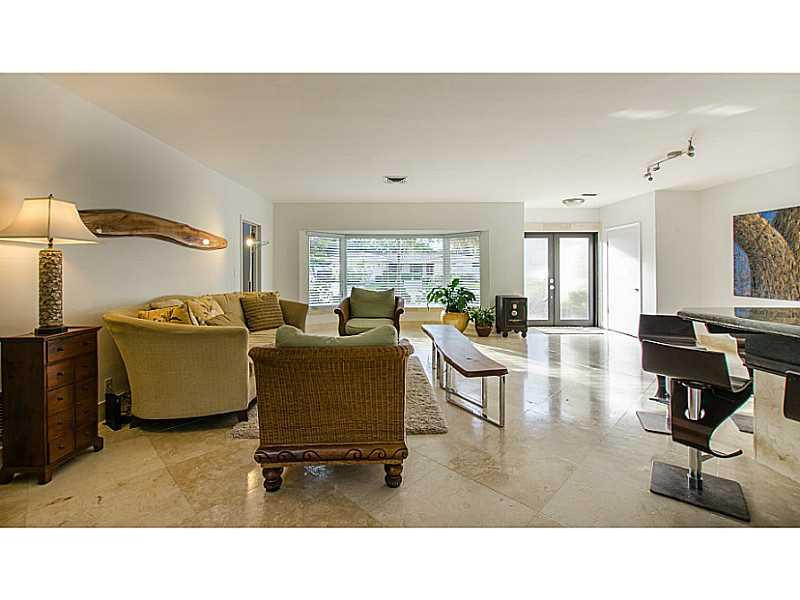 150 Southwest 6th Avenue Boca Raton, FL 33486 - Photo 10 of 35 Living Room.