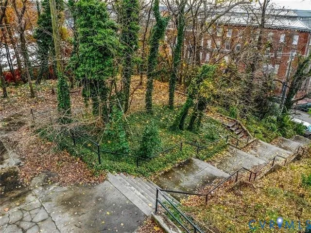 $299,950 | 2400 East Franklin Street, Richmond, VA 23223