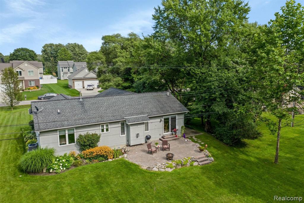 2926 Dearborn Avenue Rochester Hills, MI 48309 - Photo 23 of 29