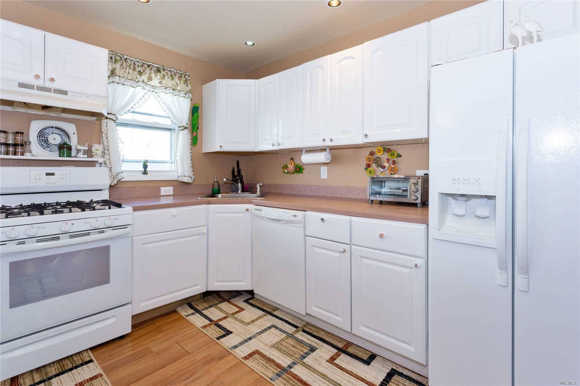 3033 Morrow Road Oceanside, NY 11572 - Photo 3 of 18 Gallery Image 3