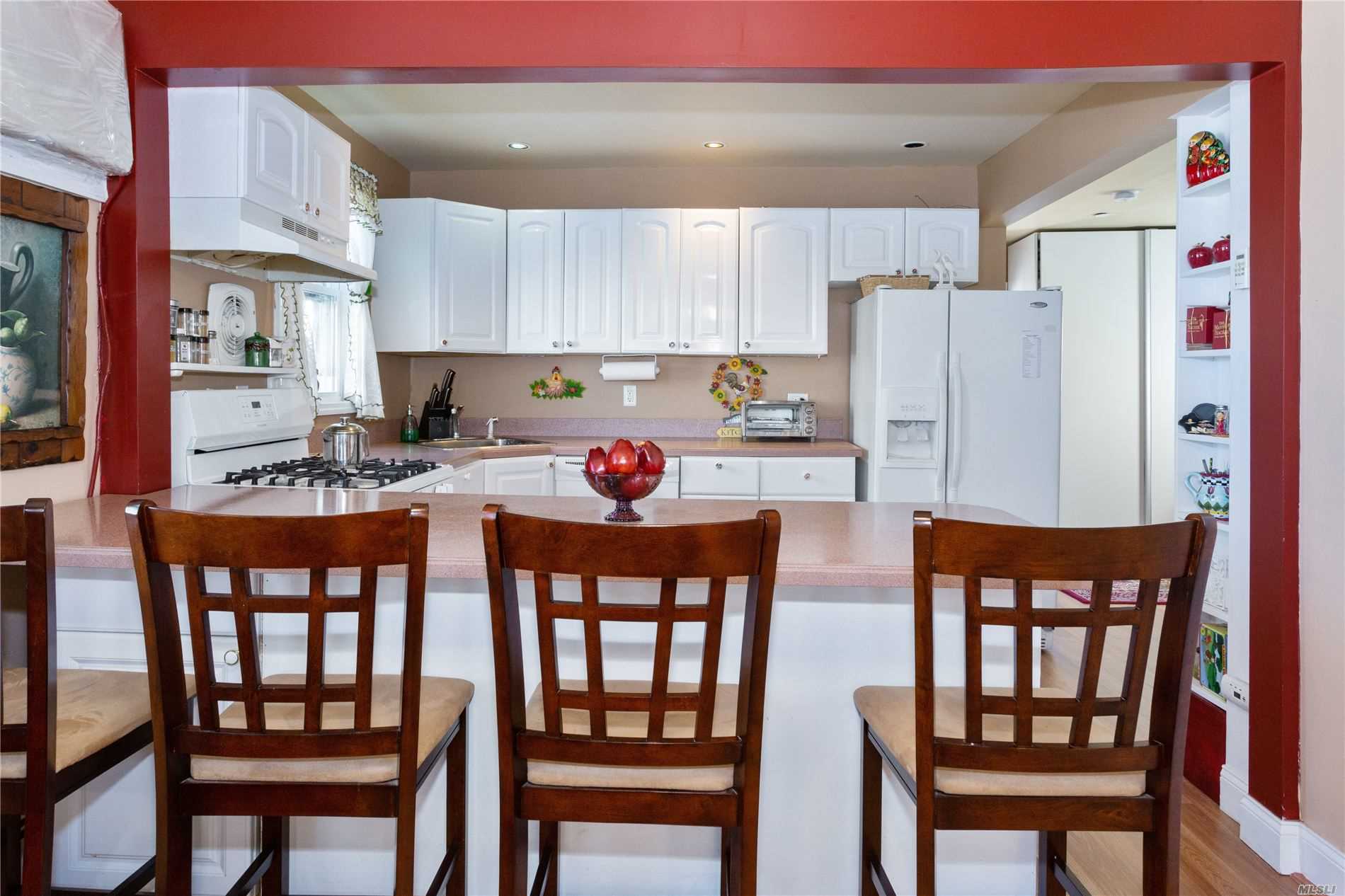 3033 Morrow Road Oceanside, NY 11572 - Photo 7 of 18 Gallery Image 7