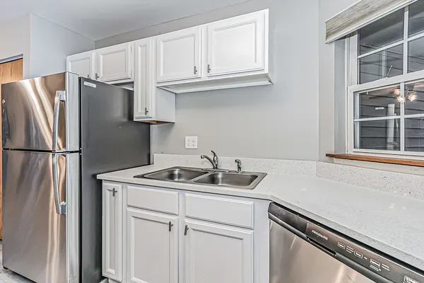 $309,900 | 214 Cathy Lane, Mount Prospect, IL 60056