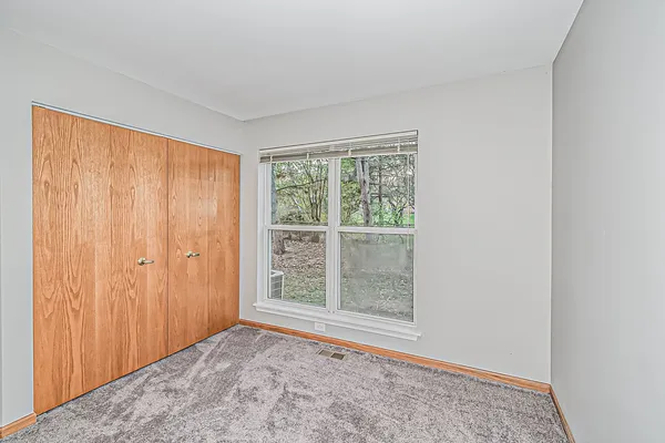 $309,900 | 214 Cathy Lane, Mount Prospect, IL 60056