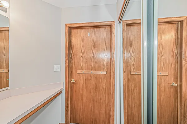 $309,900 | 214 Cathy Lane, Mount Prospect, IL 60056