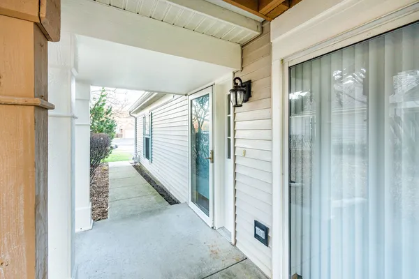 $309,900 | 214 Cathy Lane, Mount Prospect, IL 60056