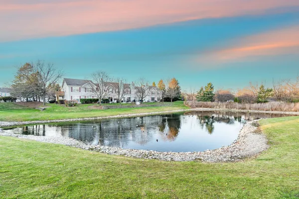 $309,900 | 214 Cathy Lane, Mount Prospect, IL 60056