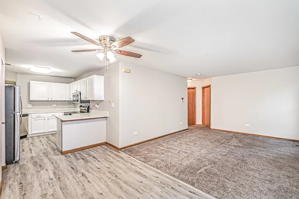 $309,900 | 214 Cathy Lane, Mount Prospect, IL 60056