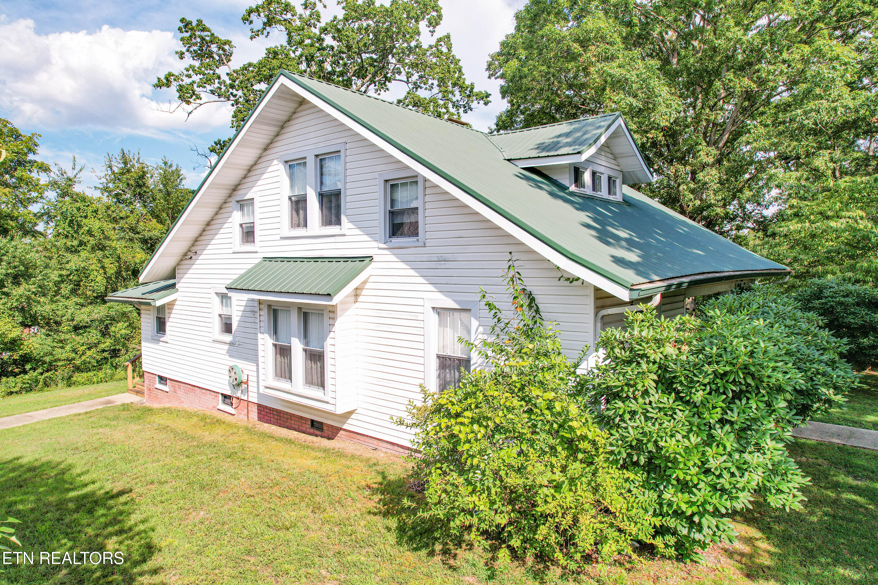 209 Reed Place Monterey, TN 38574 - Photo 4 of 51 Photo (22)