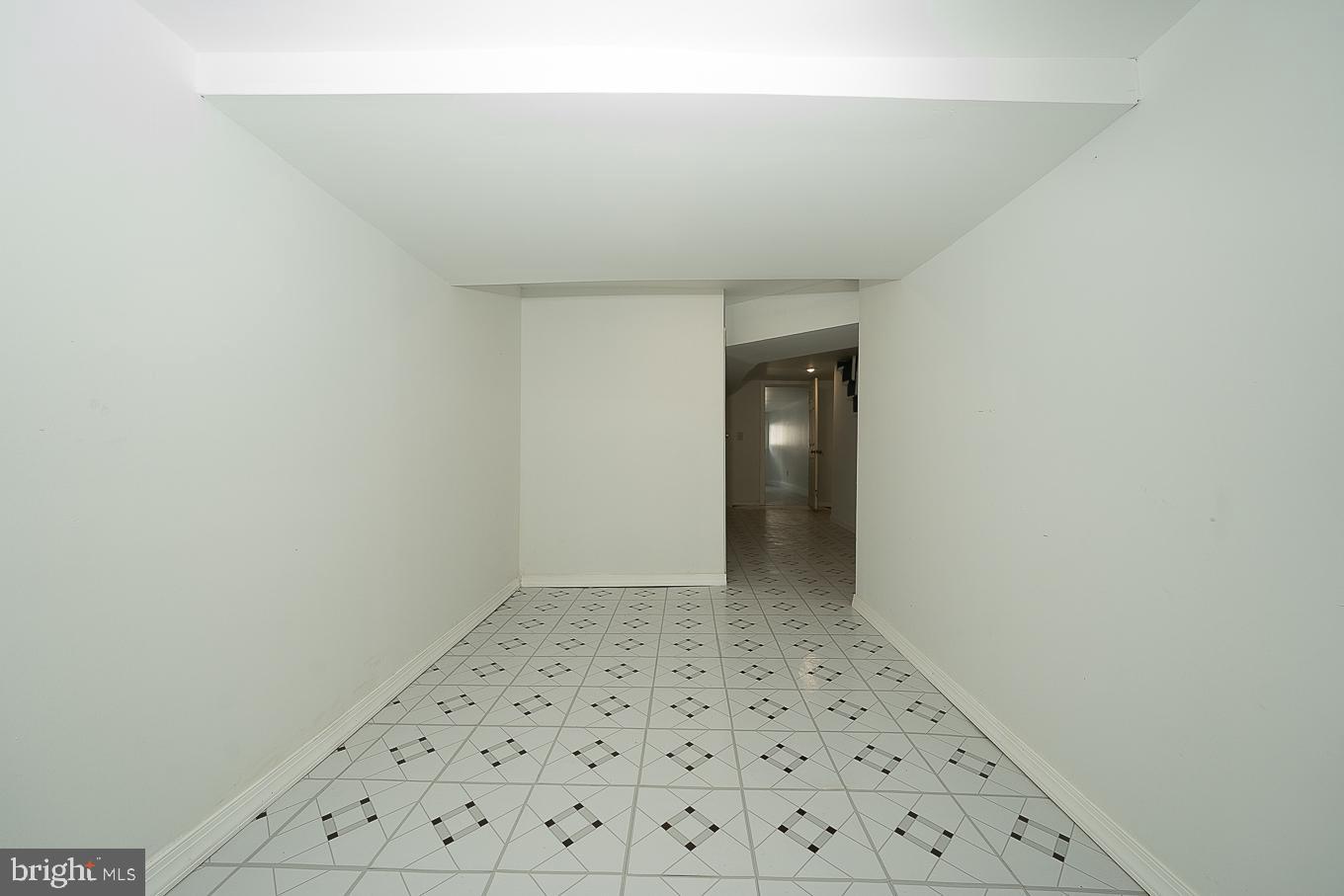 335 Huntley Road Upper Darby, PA 19082 - Photo 31 of 47