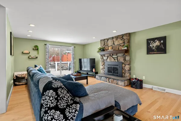 $399,900 | 36 Bouldercrest Lane, Vernon, CT 06066