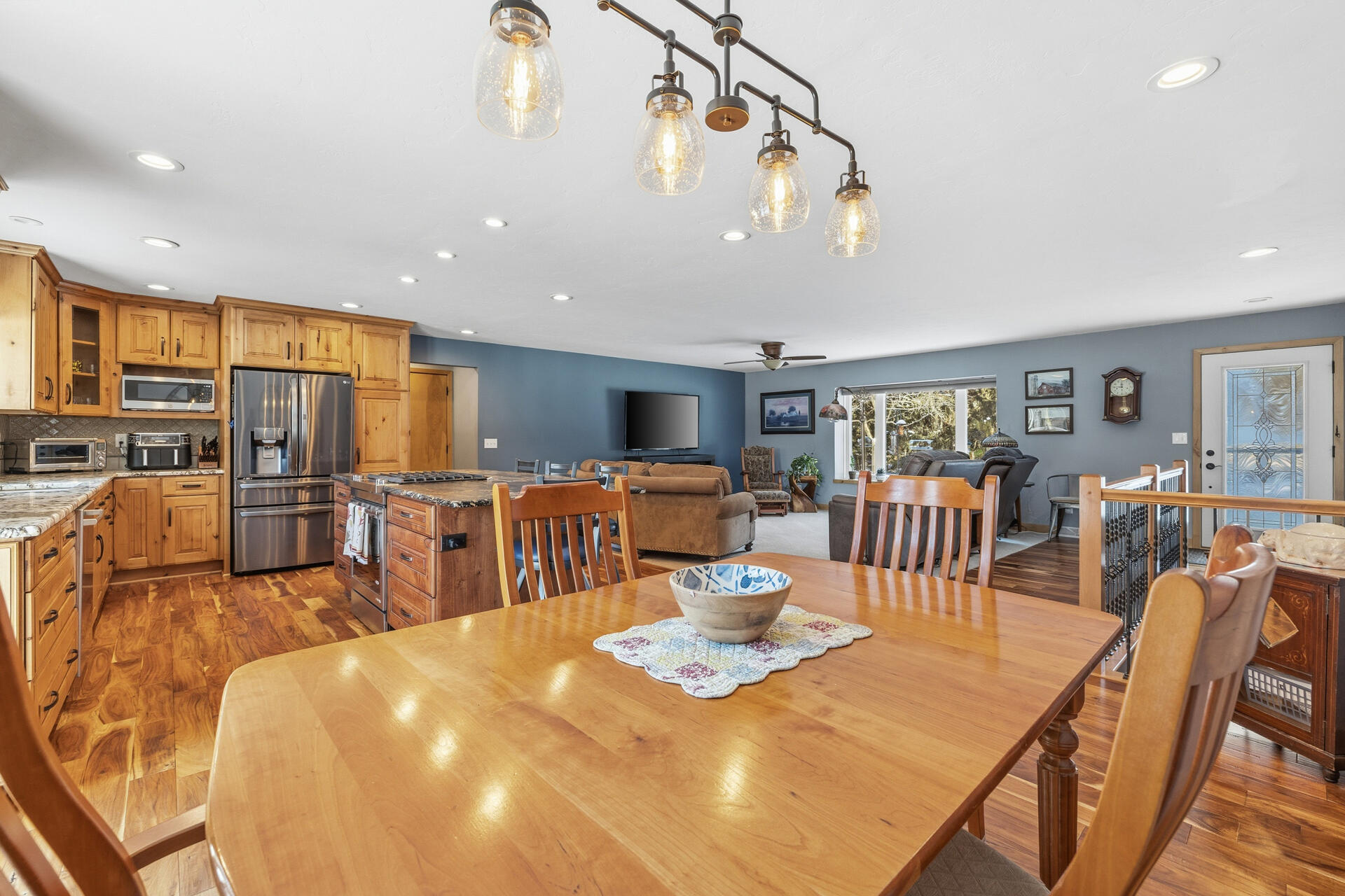 W245N4749 Swan Road Pewaukee, WI 53072 - Photo 10 of 36 Dining Area