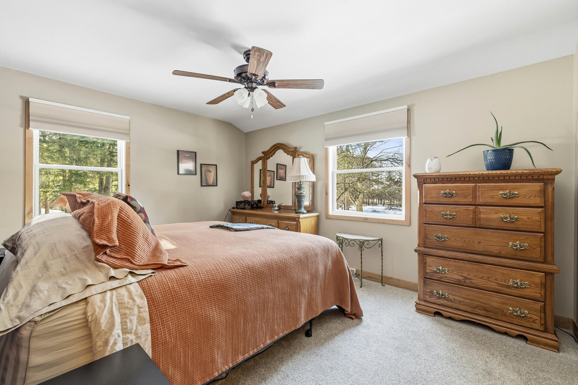 W245N4749 Swan Road Pewaukee, WI 53072 - Photo 12 of 36 Primary Bedroom