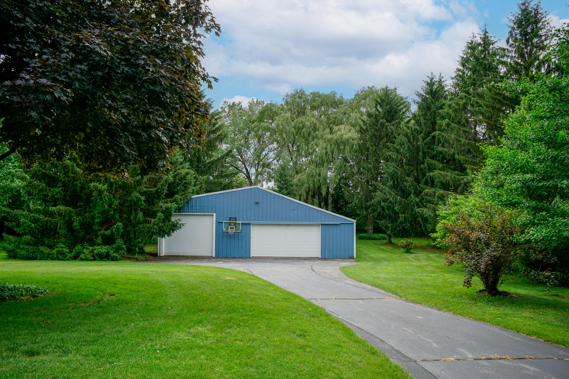 W245N4749 Swan Road Pewaukee, WI 53072 - Photo 4 of 36 Pole Barn