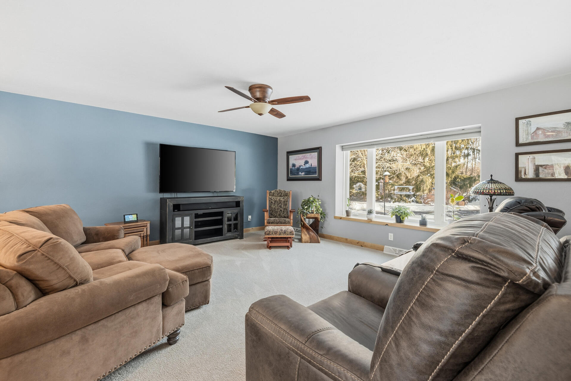 W245N4749 Swan Road Pewaukee, WI 53072 - Photo 6 of 36 Living Room 2