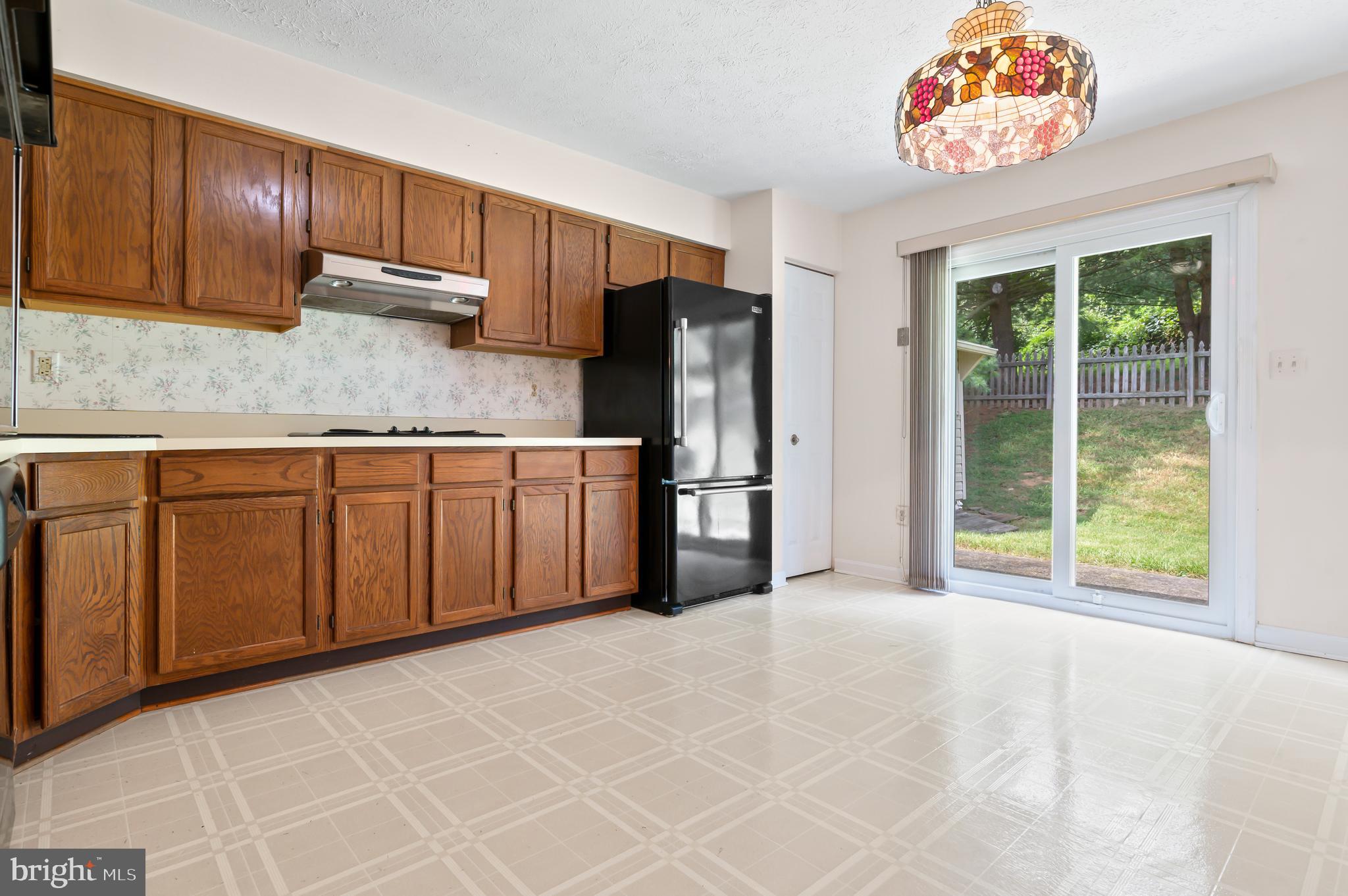 9514 Hallhurst Road Nottingham, MD 21236 - Photo 20 of 44