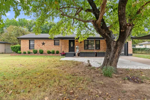 $269,000 | 127 West Cedar Street, Hurst, TX 76053