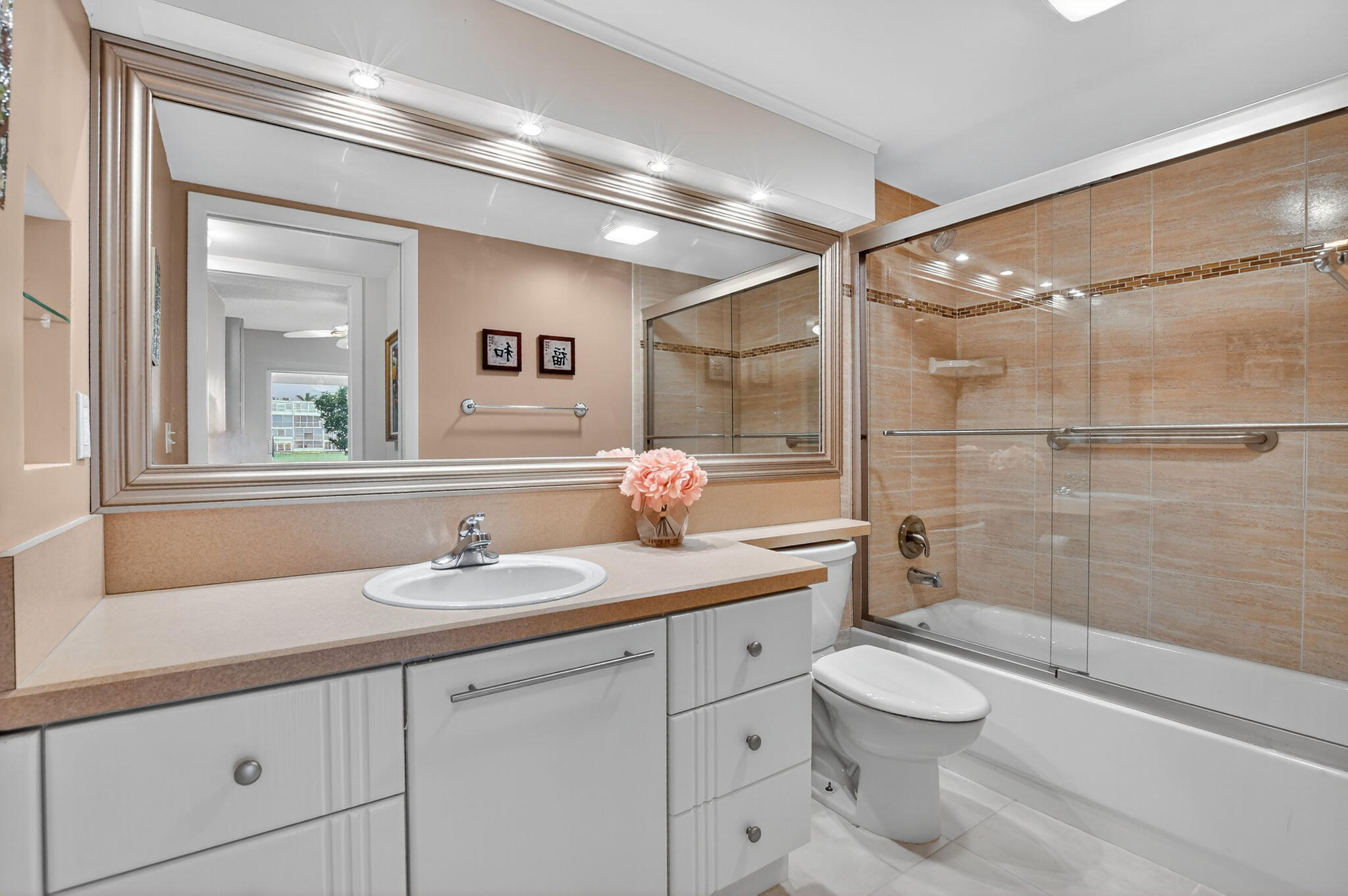 1049 Wolverton C Boca Raton, FL 33434 - Photo 19 of 43 Guest Bathroom