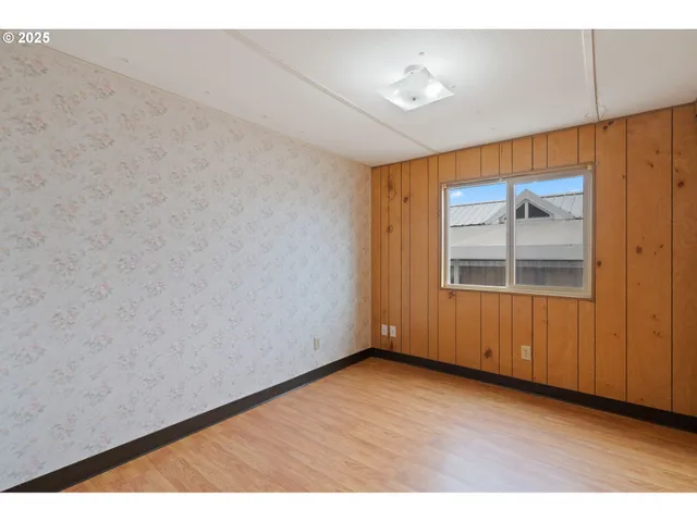 $49,500 | 620 Southeast 2nd Avenue, Unit 11, Canby, OR 97013