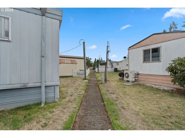 $49,500 | 620 Southeast 2nd Avenue, Unit 11, Canby, OR 97013