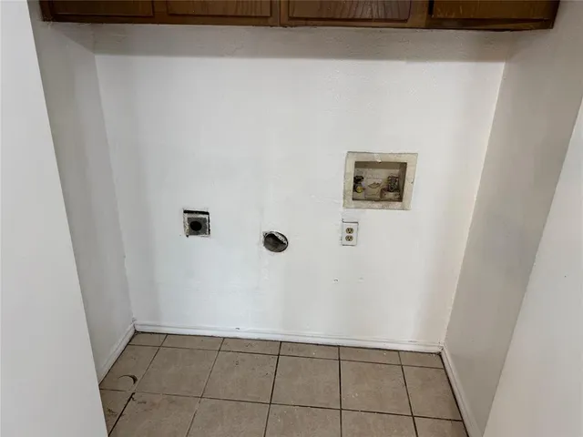 $1,000 | 9520 Royal Lane, Unit 214, Dallas, TX 75243