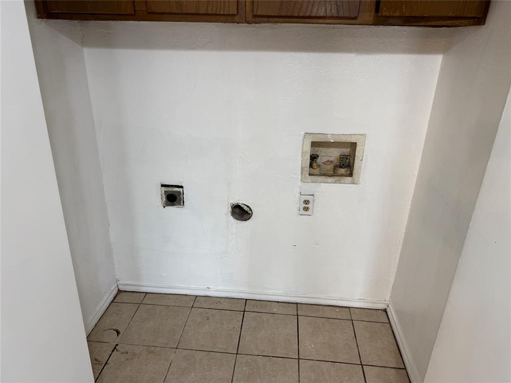 9520 Royal Lane, Unit 214 Dallas, TX 75243 - Photo 8 of 13 a view of an empty room