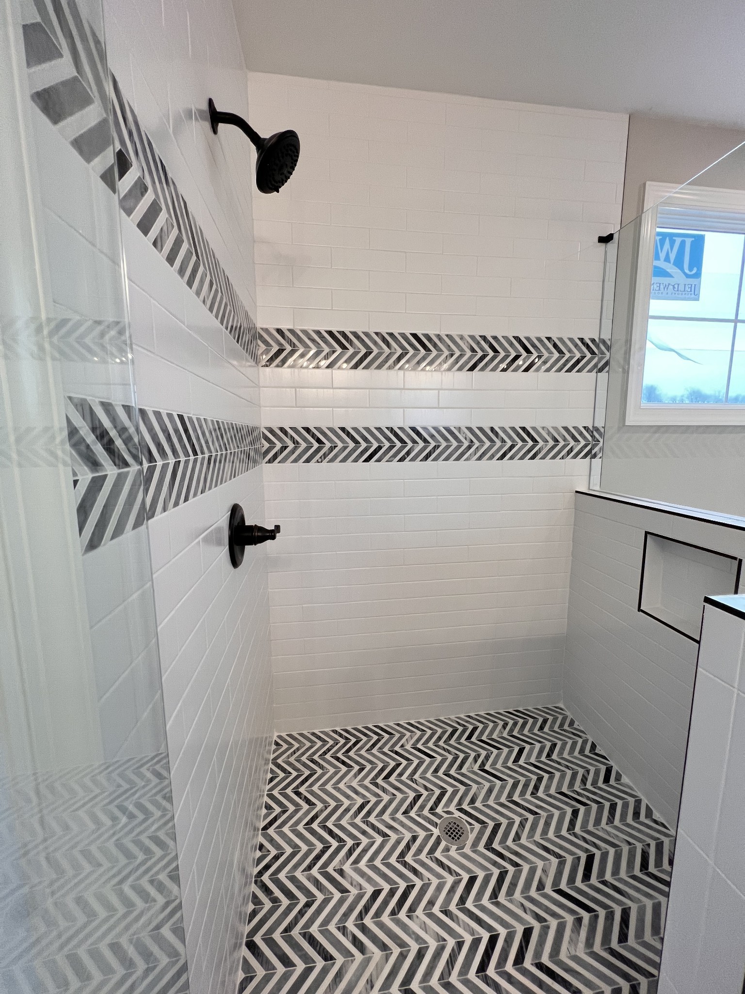 739 Jackson Road, Unit 1 Portland, TN 37148 - Photo 12 of 21 a bathroom with a shower