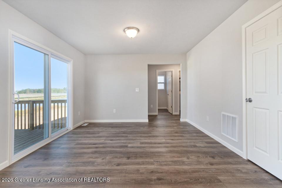 707 West Windward Way Perry, MI 48872 - Photo 10 of 37 7-SVW051-i2080-Nook2